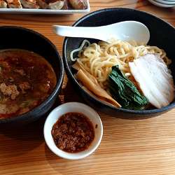 辛つけ麺(980円)
