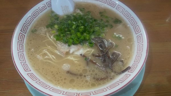 「ラーメン+替玉(¥680+120)」@しぇからしか 梅田店の写真