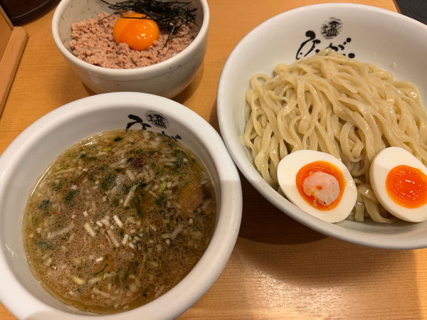 「塩たまつけ麺」@塩専門 ひるがお 東京駅店の写真