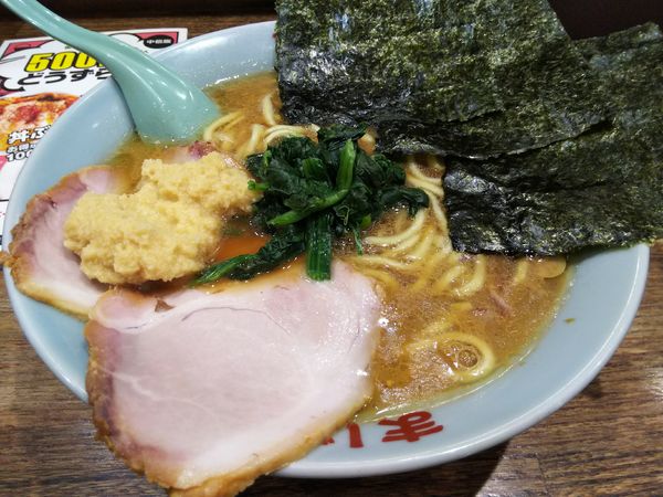 「ラーメン　並　※麺：硬め＆味：濃い　＋しょうが：無料　※㋗」@豚骨醤油ラーメン まじめ家の写真