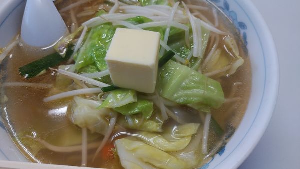 「塩バターらー麺」@御食事処 鈴屋の写真