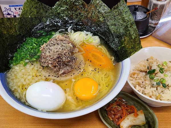 「牛テールラーメン塩」@中華そば 半ざわの写真