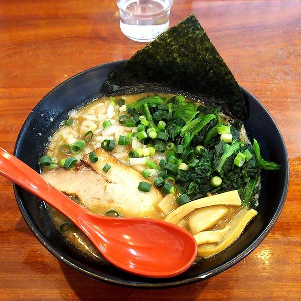 「かつおくん+れん草増し」@我流らーめん 心瀧の写真