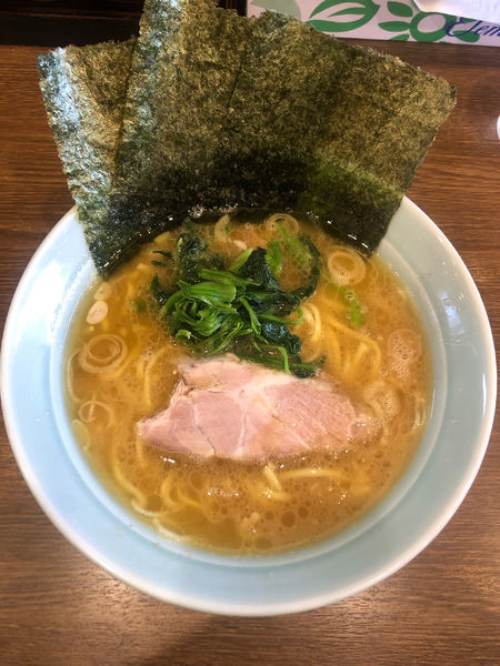 「らーめん (並)」@横浜家系らーめん たま家の写真