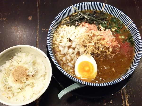 「【限定】豚バラCurry soba＋ライス　900＋100円」@煮干結社 弘前店の写真