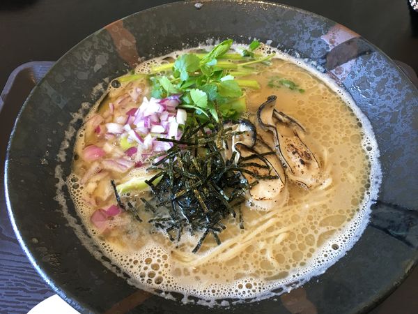 「【限定】芹香る牡蠣と煮干しのらぁめん」@いつも月夜に麺の飯の写真