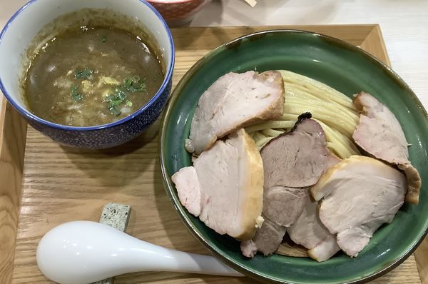 「極濃煮干つけ麺　＋　吊るしチャーシュー」@煮干しつけ麺 宮元の写真
