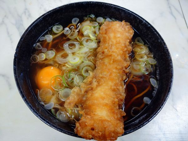 「いか天そば（430円）＋玉子（50円）」@大和屋の写真