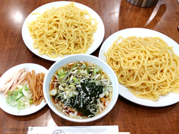 「つけそば（トリプル＋つけそばの具三点盛り）」@さんぷくの写真