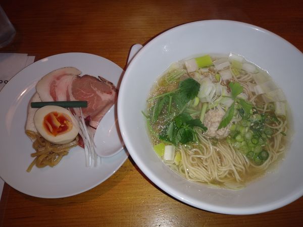 「粗炊き魚介らーめん」@寿司・割烹 のはらの写真