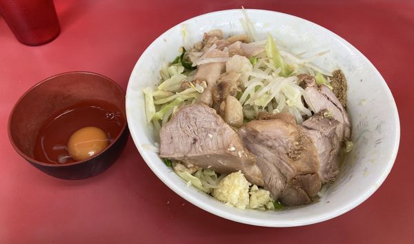 「小豚汁なし＋生たまご」@ラーメン二郎 環七一之江店の写真
