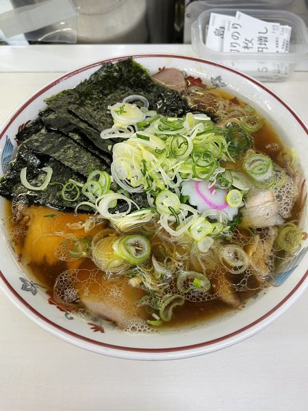 「青島チャーシュー大盛、薬味刻みネギ、6つ切り海苔5枚」@青島食堂 秋葉原店の写真