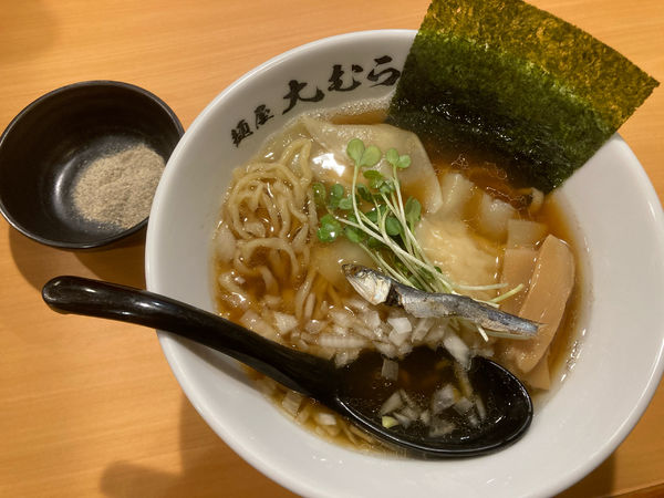 「淡麗かけ煮干そば¥700+雲呑¥150」@麺屋大むらの写真