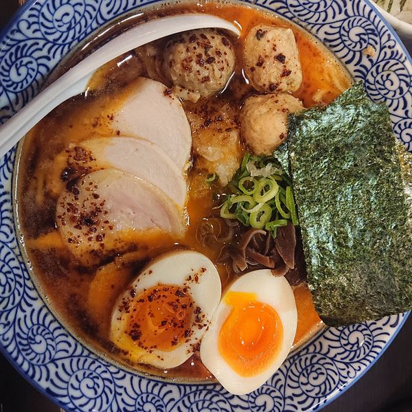 「特製スパイシーガーリック鶏白湯そば1000円、鶏天丼200円」@濃厚鶏そば 晴壱の写真