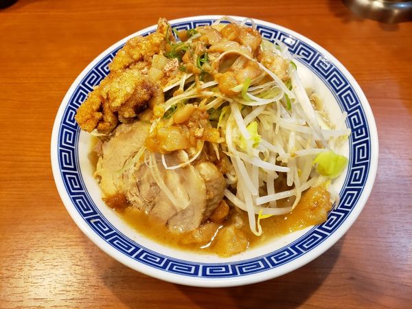「特製ラーメン（アブラ、麺少」@びんびん豚 坂戸店の写真