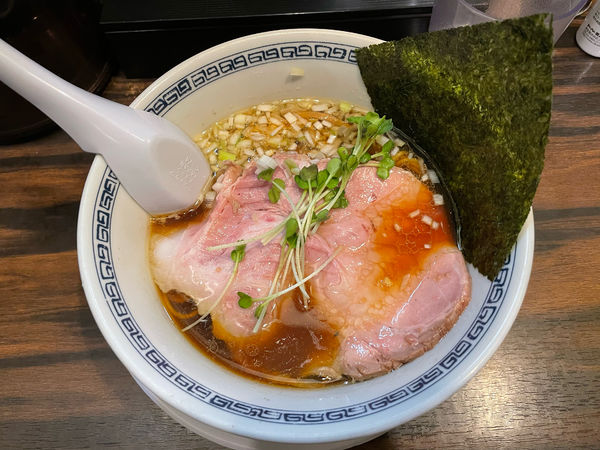 「醤油ラーメン（細麺）」@稲荷屋の写真