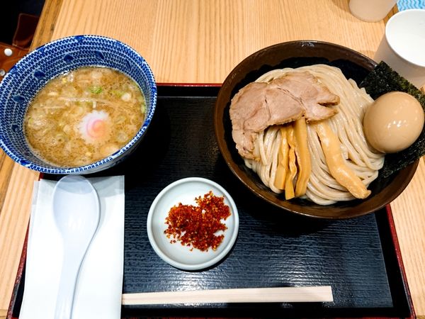 「赤辛つけめん」@舎鈴 プレナ幕張店の写真