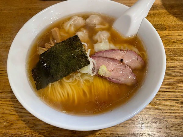 「ワンタンメン950円」@支那ソバ おさだの写真