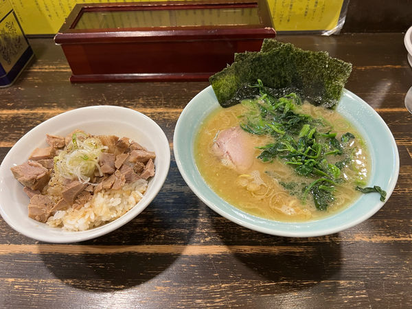 「小ラーメン、ほうれん草、チャーシュー飯」@横濱家系ラーメン 元喜家 那須塩原店の写真