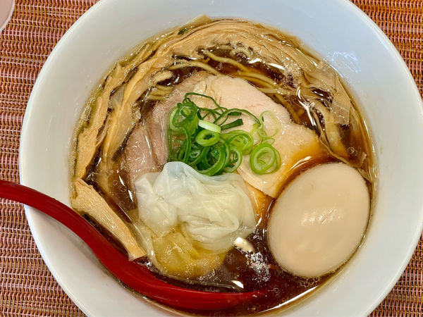 「特製醤油ラーメン980円」@麺屋かなでの写真