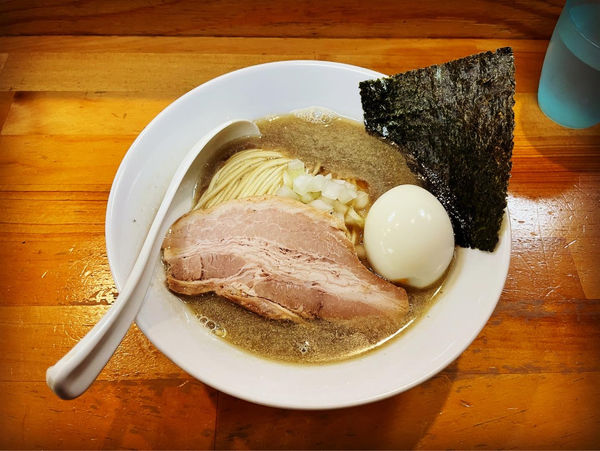 「醤油＋出汁打ち込み式味玉＋和え玉」@煮干中華ソバ イチカワの写真