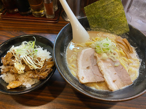 「ラーメン+ちゃーしゅー丼」@ラーメン長山の写真