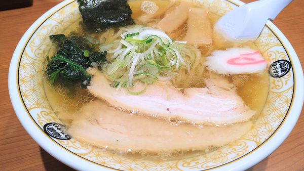 「醤油ラーメン、大盛り」@麺屋 ようすけ 東京ラーメンストリート店の写真