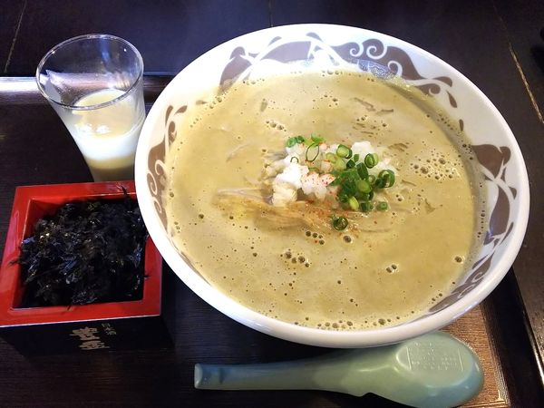 「【限定】豊盃と牡蠣の濃厚ソバ。　900円」@煮干結社 弘前店の写真