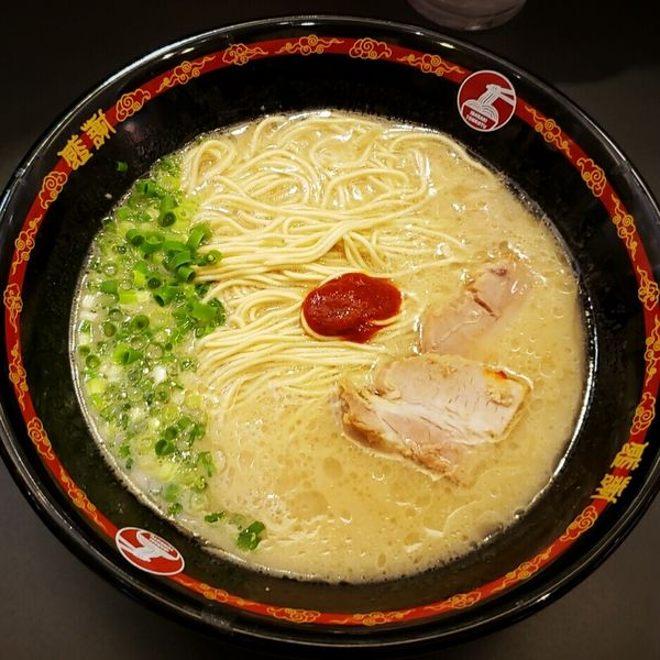 「茨城豚骨・屋台 ８３０円 ＋ 替え玉 １００円」@茨城豚骨 とんこつ家 高菜の写真