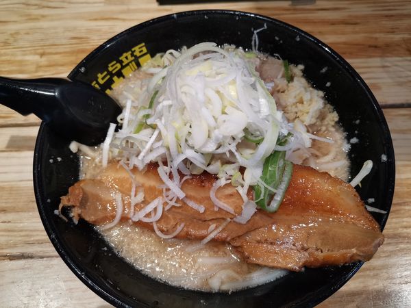 「豚ソバ(しょうゆ)」@こちとら立石麺豚酒場 粋な豚の写真