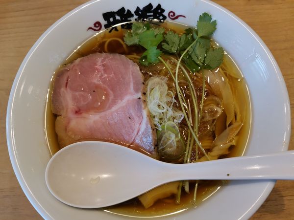 「生揚げ醤油らーめん」@らーめん 雅楽 GARAKUの写真