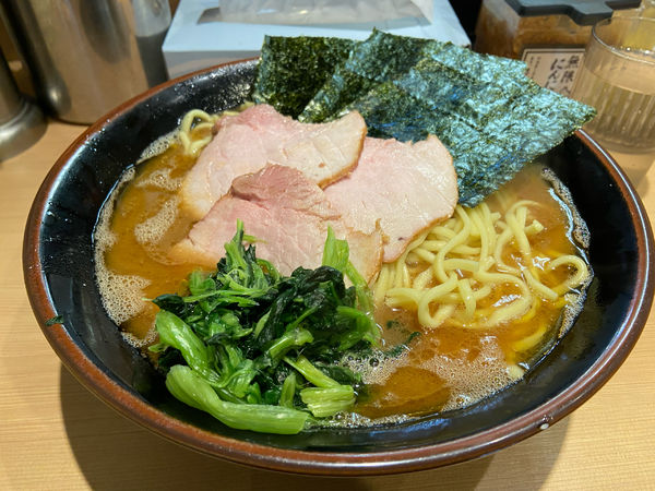 「ラーメン 大盛り」@輝道家直系 皇綱家の写真