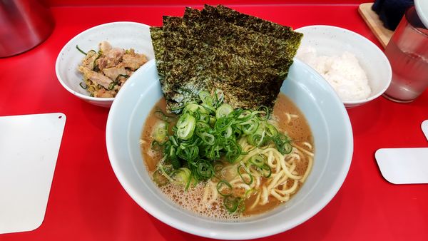 「朝ラー+のり+ネギチャー50円」@横浜ラーメン 武蔵家 大井町店の写真