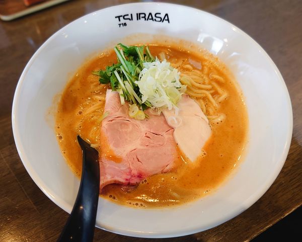 「辛白湯」@ラーメン翼の写真