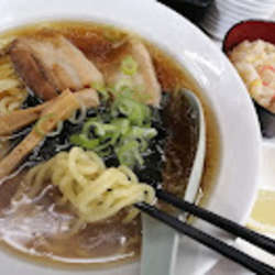 ランチラーメン＋半チャーハン定食(500)