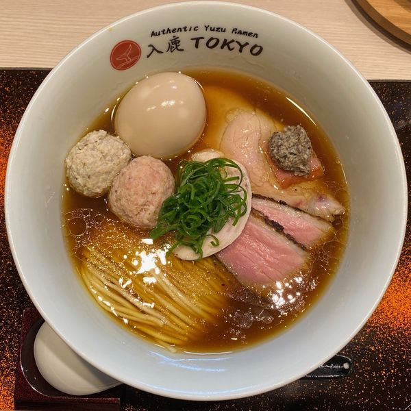 「ポルチーニ醤油らぁ麺 ¥1100 特製トッピング ¥400」@入鹿TOKYOの写真