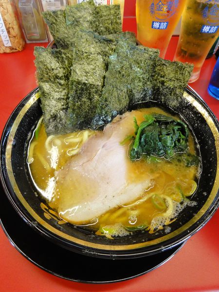 「ラーメン700円硬薄金麦200円×3杯」@柏 王道家の写真