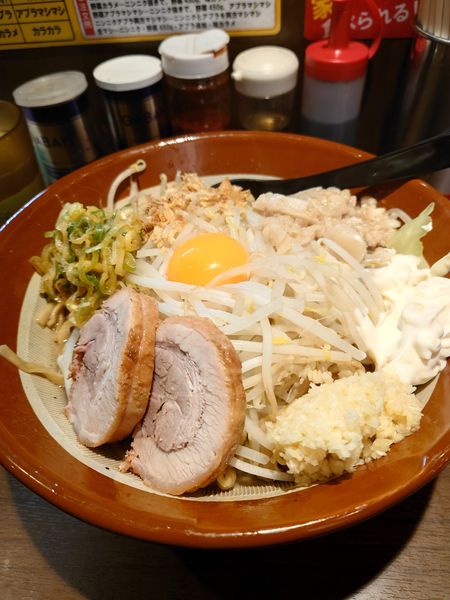 「大麺マシ汁なし　ネギ　ニンニク　油　アレ」@豚山 大森店の写真