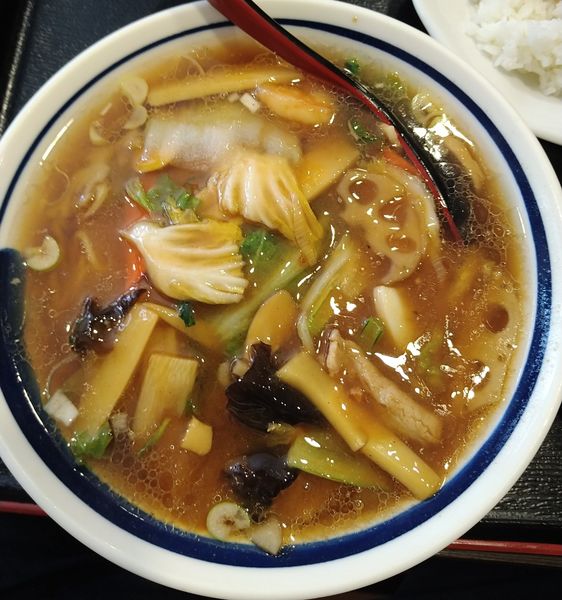 「五目ラーメン（大盛り）+麻婆飯」@中華食堂 南大井店の写真