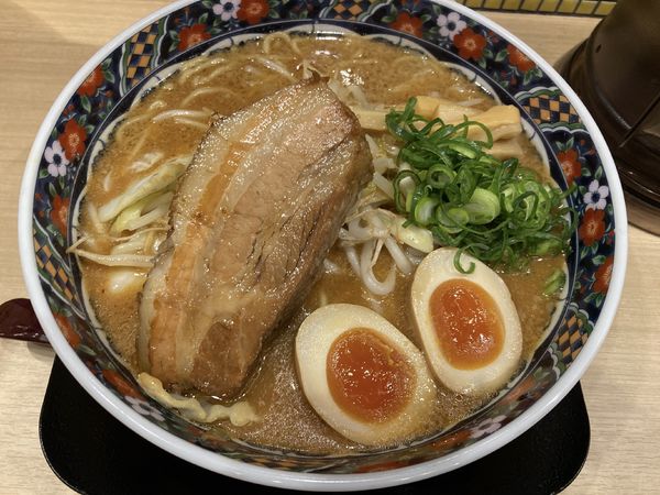 「旨とろ角煮味噌らーめん」@五穀みそらーめん 味噌屋蔵之介 所沢けやき台店の写真