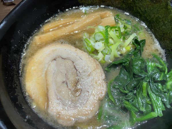 「豚骨しょうゆらーめん850円」@つけ麺 勝の写真