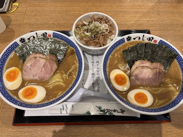 「濃厚ラーメン大盛りとチャーシューごはん」@つじ田 ららぽーと湘南平塚店の写真
