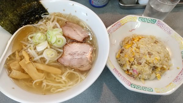 「炒飯・塩ラーメンセット950円」@盛運亭の写真
