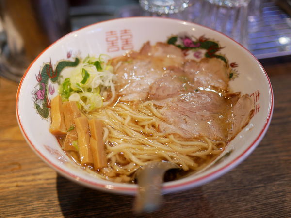 「ラーメン 大盛 麺硬め」@中華そば専門 白華楼 名駅店の写真