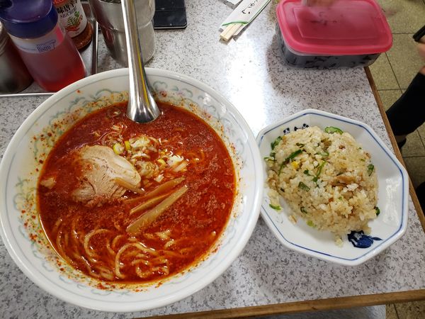 「辛口かみなりラーメン辛さMAX」@なかやの写真