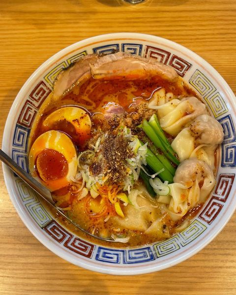 「特製坦々麺+温玉ごはん」@ほっこり中華そば もつけの写真