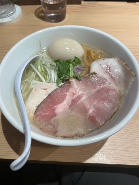 「味玉くらむそば塩」@貝出汁中華そば くらむの写真