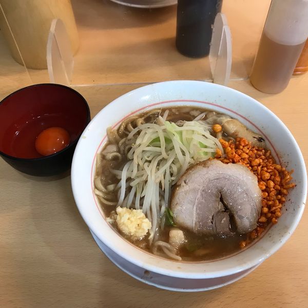 「ラーメン（ミニ）（ニンニク・辛揚げ）」@鷹の目 獨協大学前本店の写真