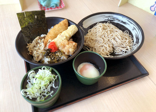 「満腹太郎のり弁セット(700円)+温玉(クーポン)」@ゆで太郎 行徳駅前店の写真