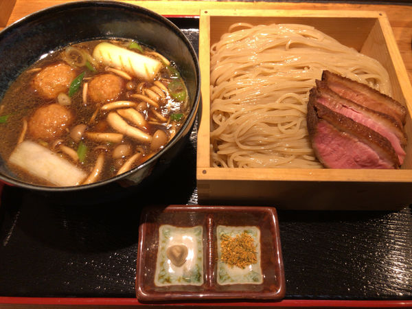 「鴨蒸籠(300g)＋鴨ロース＋淡海地鶏つくね」@ラーメン 巌哲の写真